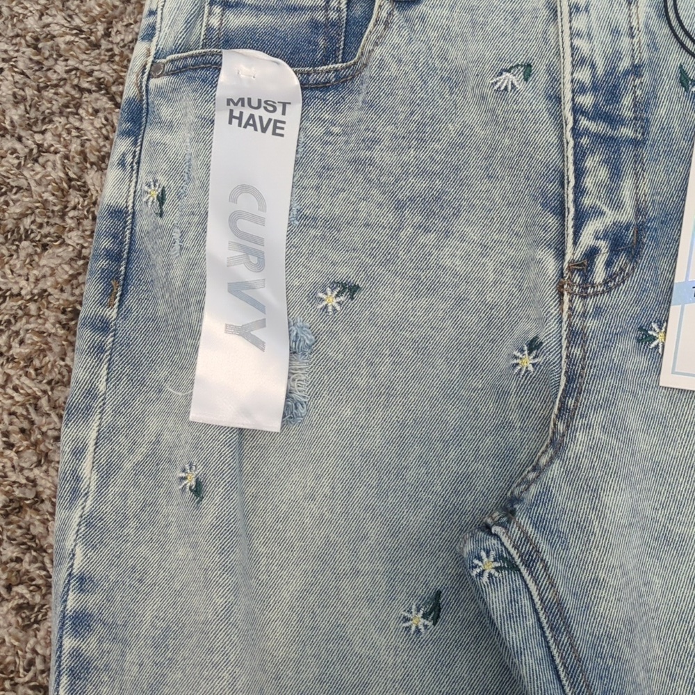 Tinseltown distressed floral embroidered hi-rise the mom jeans - Picture 4 of 13